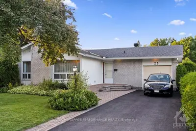 22 Parkmount Crescent, South Of Baseline To Knoxdale, On K2h 5t4