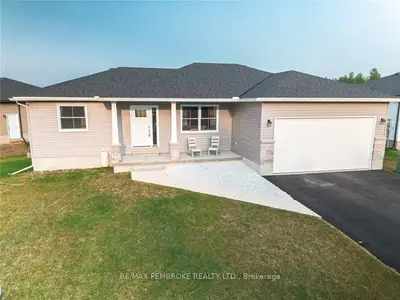 33 Terrance Drive, Petawawa, On K8h 0h3
