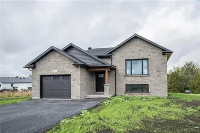 17379 Ross Park Road, North Stormont, On K0c 1t0