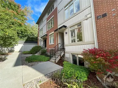 797 MONTREAL Road 18, Manor Park - Cardinal Glen and Area, ON K1K 0S9
