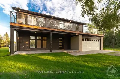 4016 Old Almonte Road, Carp - Huntley Ward, On K0a 1a0