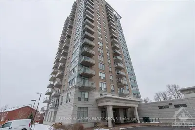 90 Landry Street 305, Vanier And Kingsview Park, On K1l 0a8