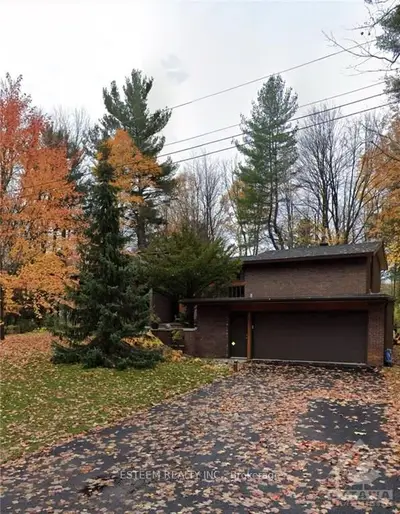 6 TENNYSON Street, Country Place - Pineglen - Crestview and Area, ON K2E 5W6