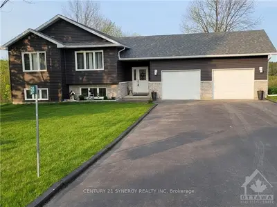 519 Wellington Street, Bonnechere Valley, On K0j 1t0