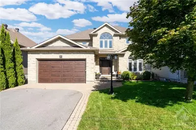 7 AZURITE Crescent, Stittsville - Munster - Richmond, ON K2S 1Z2