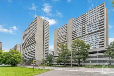 500 Laurier Avenue 1802, Ottawa Centre, On K1r 5e1
