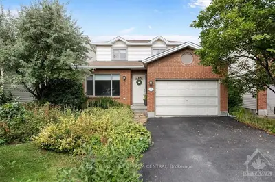 3 Thornhedge Court, Hunt Club - South Keys And Area, On K1t 3e3