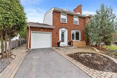 20 Oberon Street, Bells Corners And South To Fallowfield, On K2h 7x7