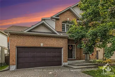 18 Harry Douglas Drive, Stittsville - Munster - Richmond, On K2s 1z2