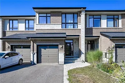 523 Earnscliffe Grove, Blossom Park - Airport And Area, On K4m 0e1