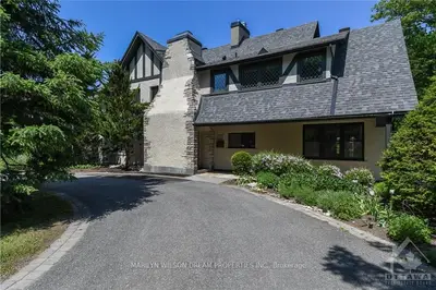 300 Acacia Avenue, Rockcliffe Park, On K1m 0l9