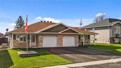 12b Charles Street, South Dundas, On K0e 1k0