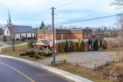 12637 Lanark Road, Greater Madawaska, On K0j 1h0