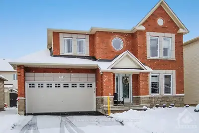328 Fairlakes Way, Orleans - Cumberland And Area, On K4a 0k8