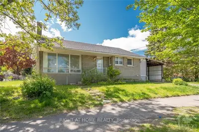 1370 COLDREY Avenue, Carlington - Central Park, ON K1Z 7P7