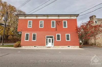 106 Renfrew Street, Mississippi Mills, On K0a 2x0