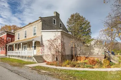 104 Renfrew Street, Mississippi Mills, On K0a 2x0