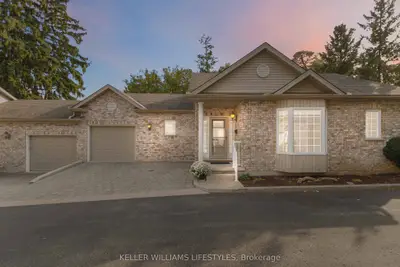 Semi-Detached Condo in London South