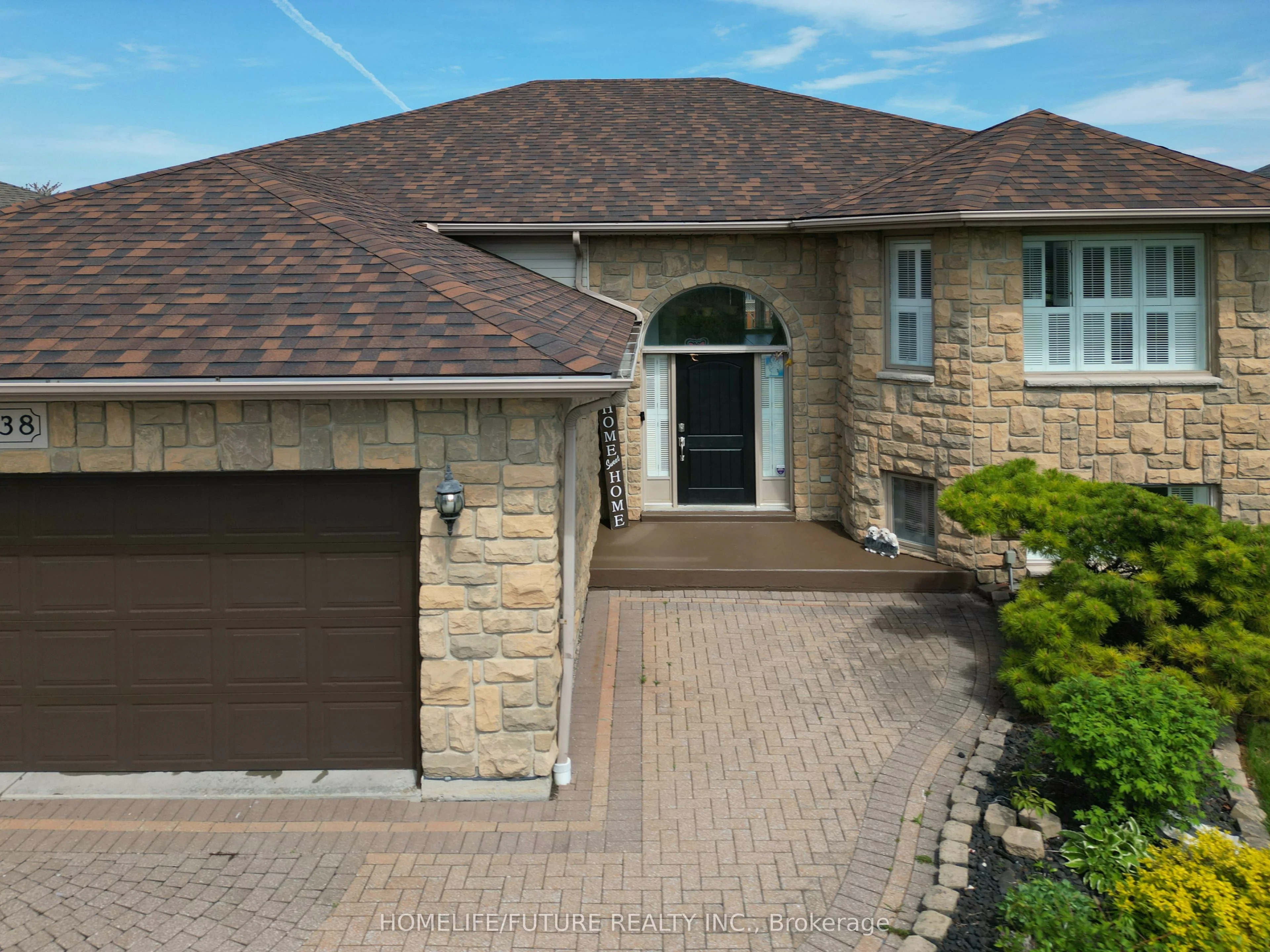 Detached in Windsor