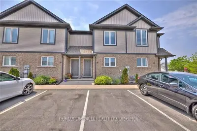 Condo Townhouse in Niagara Falls
