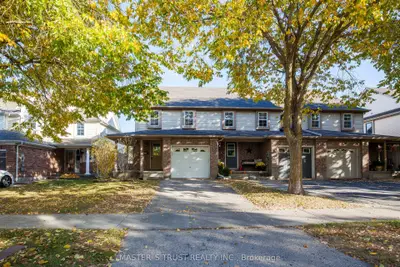 Att/Row/Townhouse in Guelph