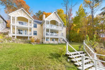 Condo Townhouse in Gravenhurst