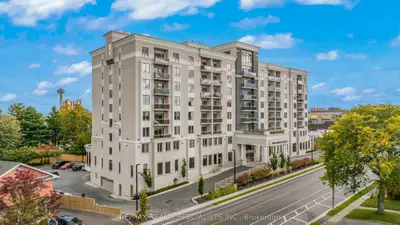 Condo Apartment in Niagara Falls