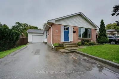 8 Greenfield Court, London South, On N6e 1k8
