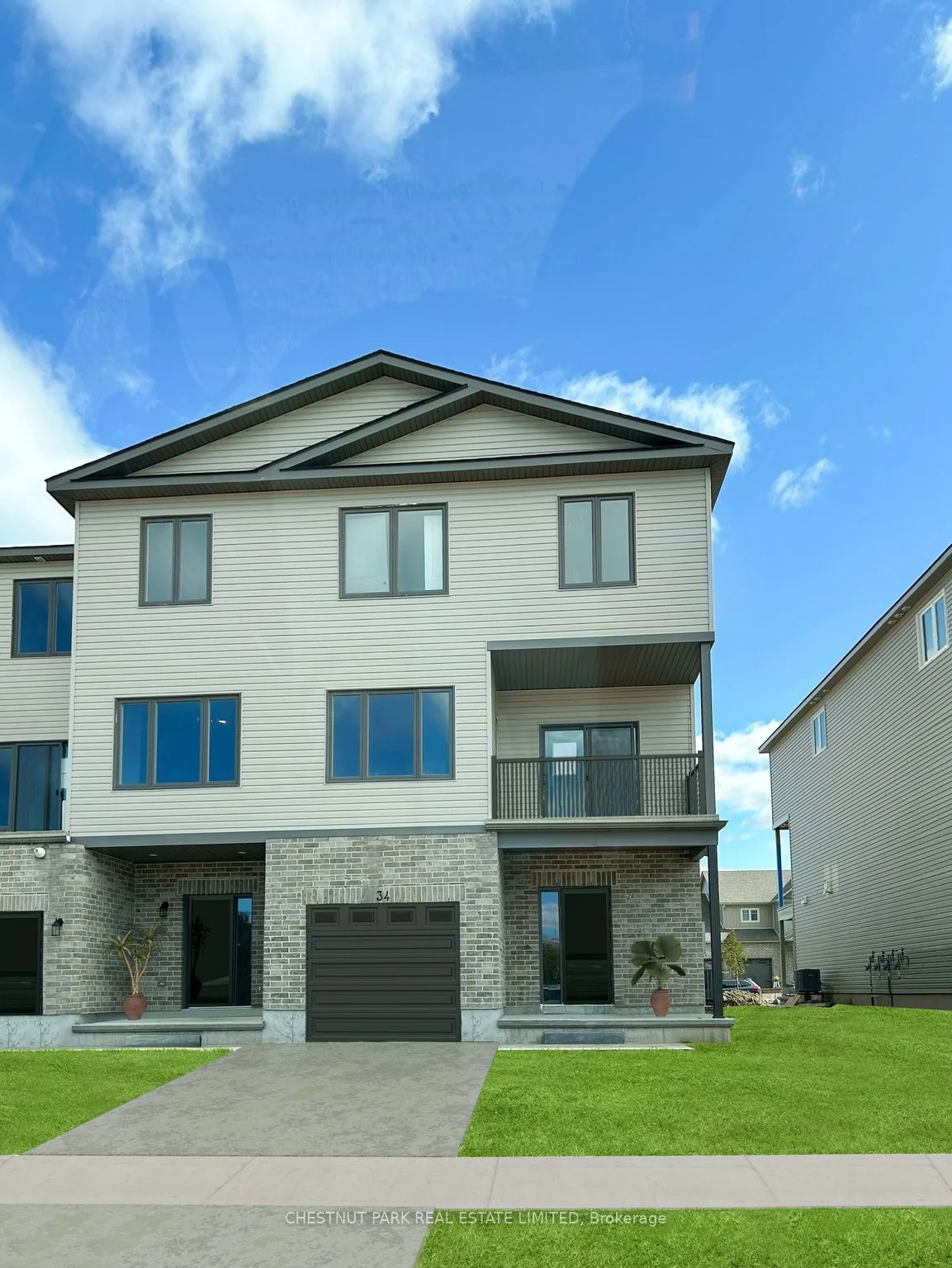 34 Evans Street, Prince Edward County, On K0k 2t0