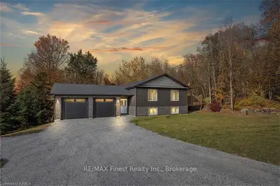 Detached in Frontenac