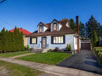 Detached in Port Colborne