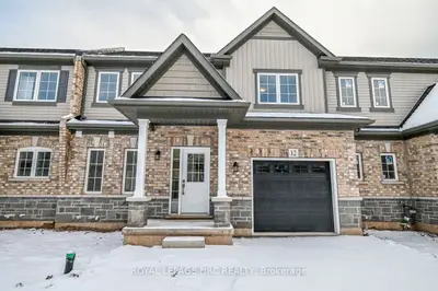 Att/Row/Townhouse in Fort Erie
