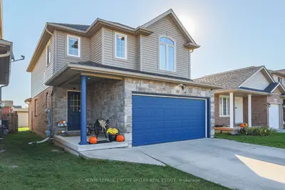 Detached in Niagara Falls