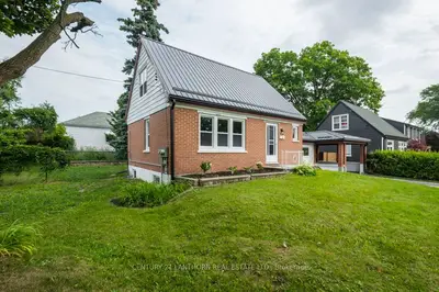 Duplex in Belleville