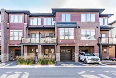 Condo Townhouse in Hamilton