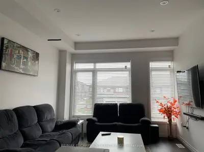 Att/Row/Townhouse in Hamilton