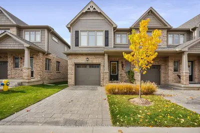 Condo Townhouse in London North