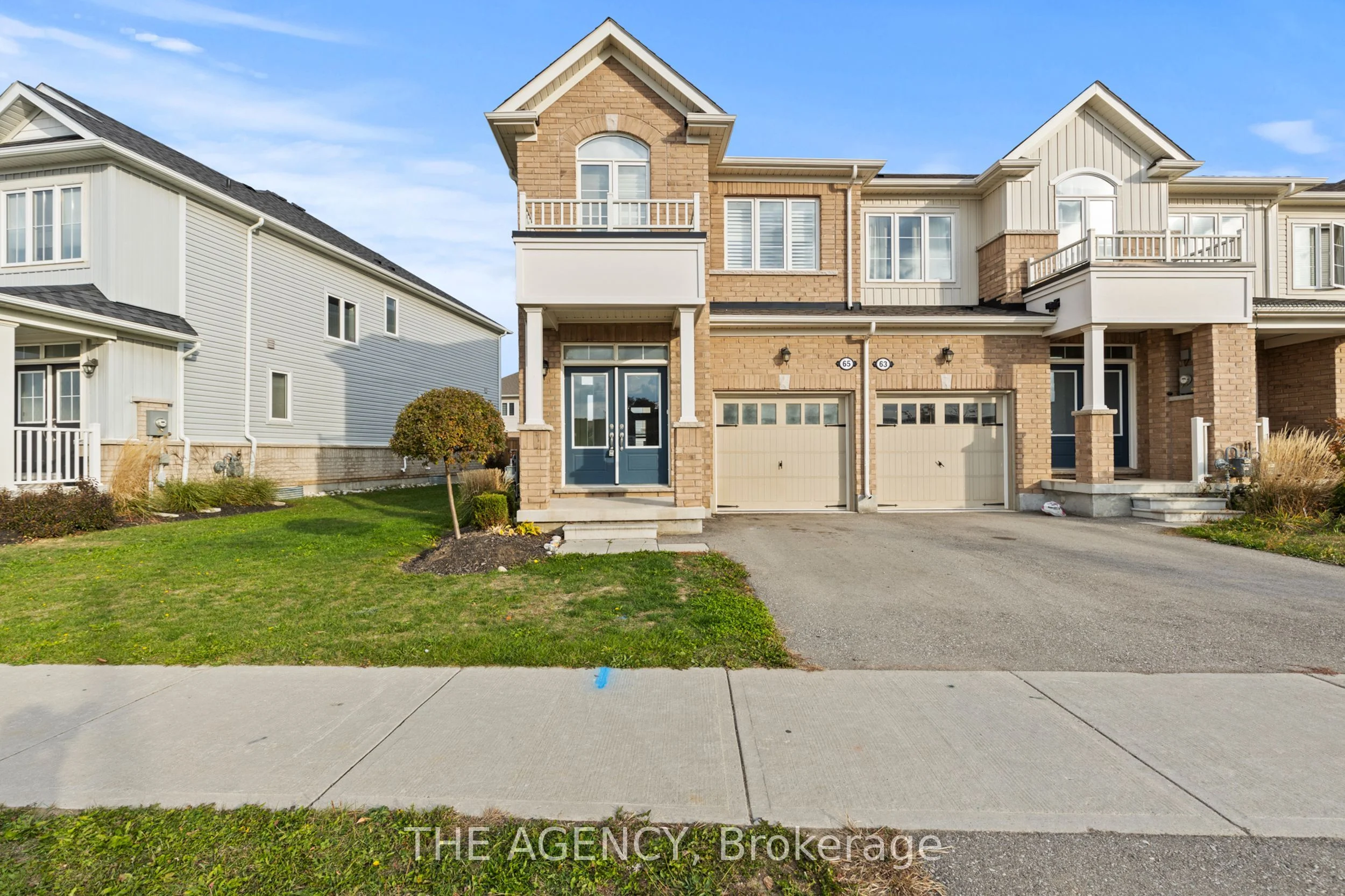 Att/Row/Townhouse in Brant