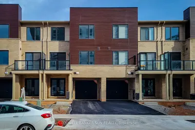 Att/Row/Townhouse in Hamilton