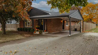 Detached in Huron East