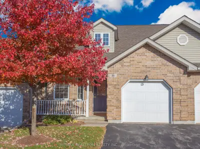 Condo Townhouse in North Dumfries