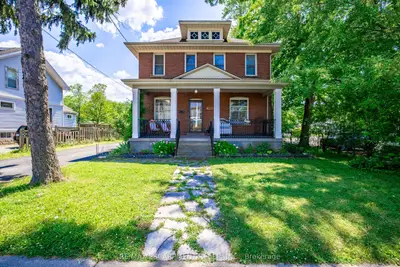 Detached in Niagara Falls