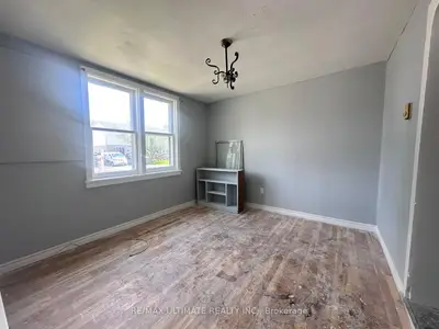 Triplex in Quinte West