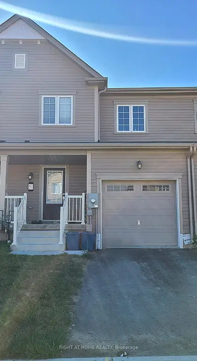 Att/Row/Townhouse in Brantford