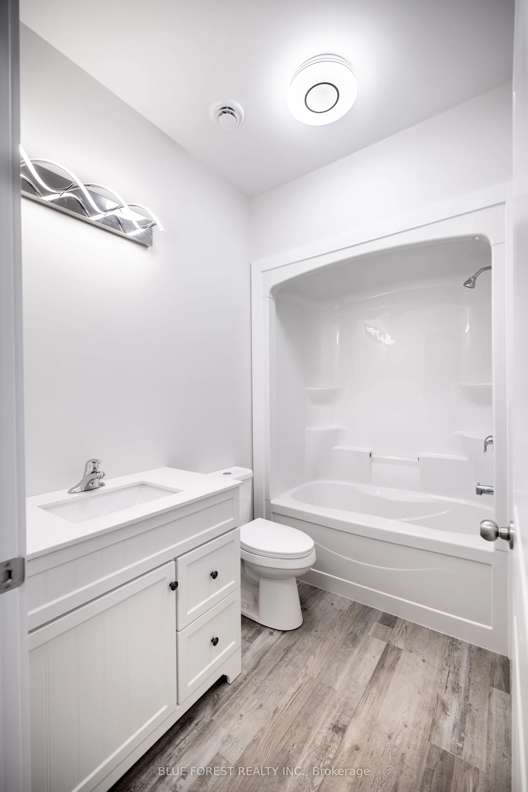 282 MAIN Street, Southwest Middlesex, ON N0L 1M0