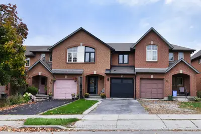 Att/Row/Townhouse in Hamilton