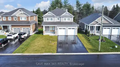 Detached in Bracebridge