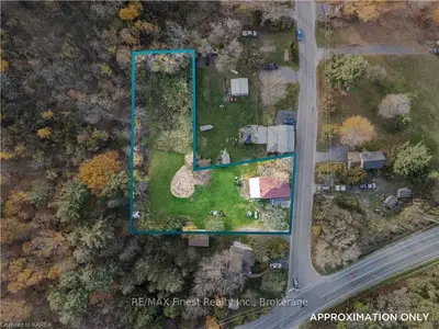Detached in Frontenac