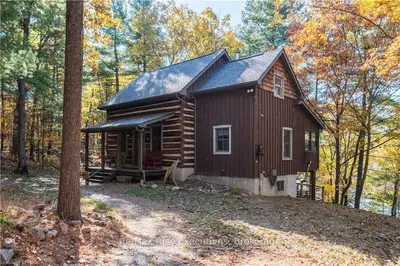 Detached in Frontenac