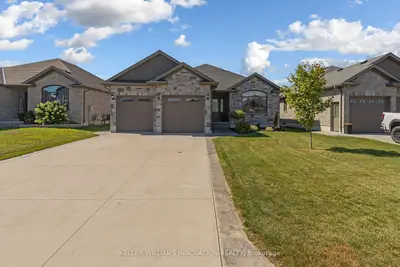Detached in North Perth